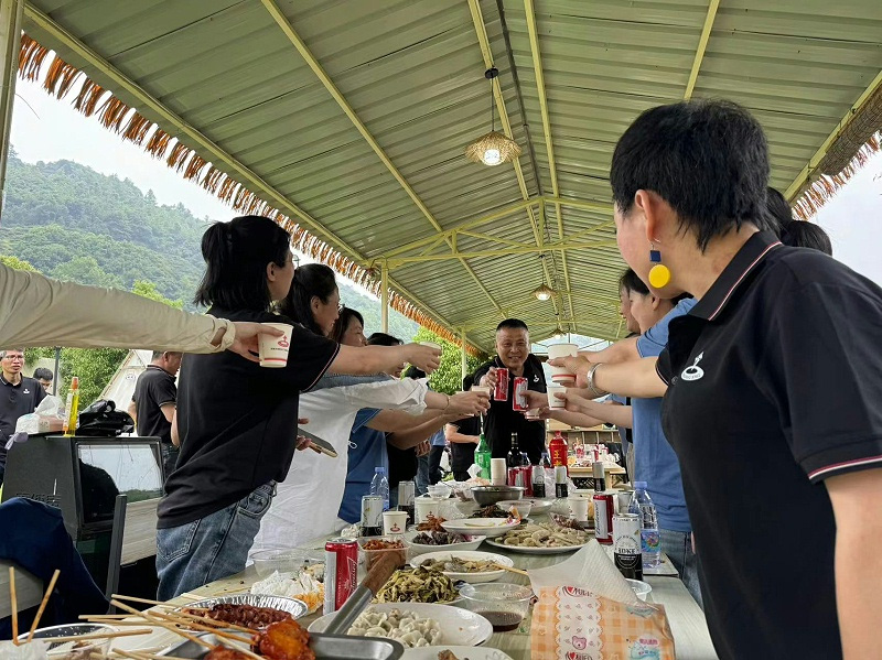 CX Team building: Team cohesion, passion overflowing CX Team building: Team cohesion, passion overflowing